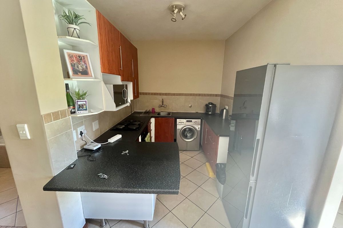 Two bedroom and one bath apartment  for sale in Noordwyk - Photo 2