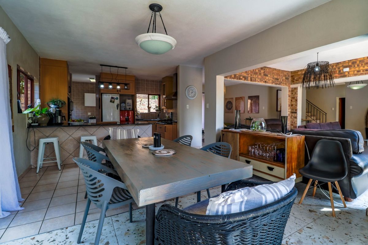 Well-Maintained Family Home in Prestigious Silver Lakes Golf Estate - Photo 5