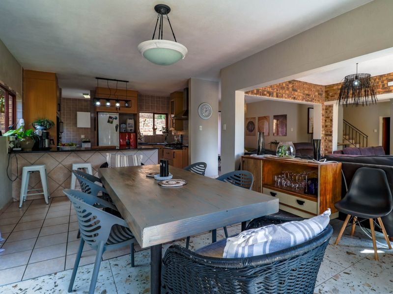 Well-Maintained Family Home in Prestigious Silver Lakes Golf Estate - Photo 5