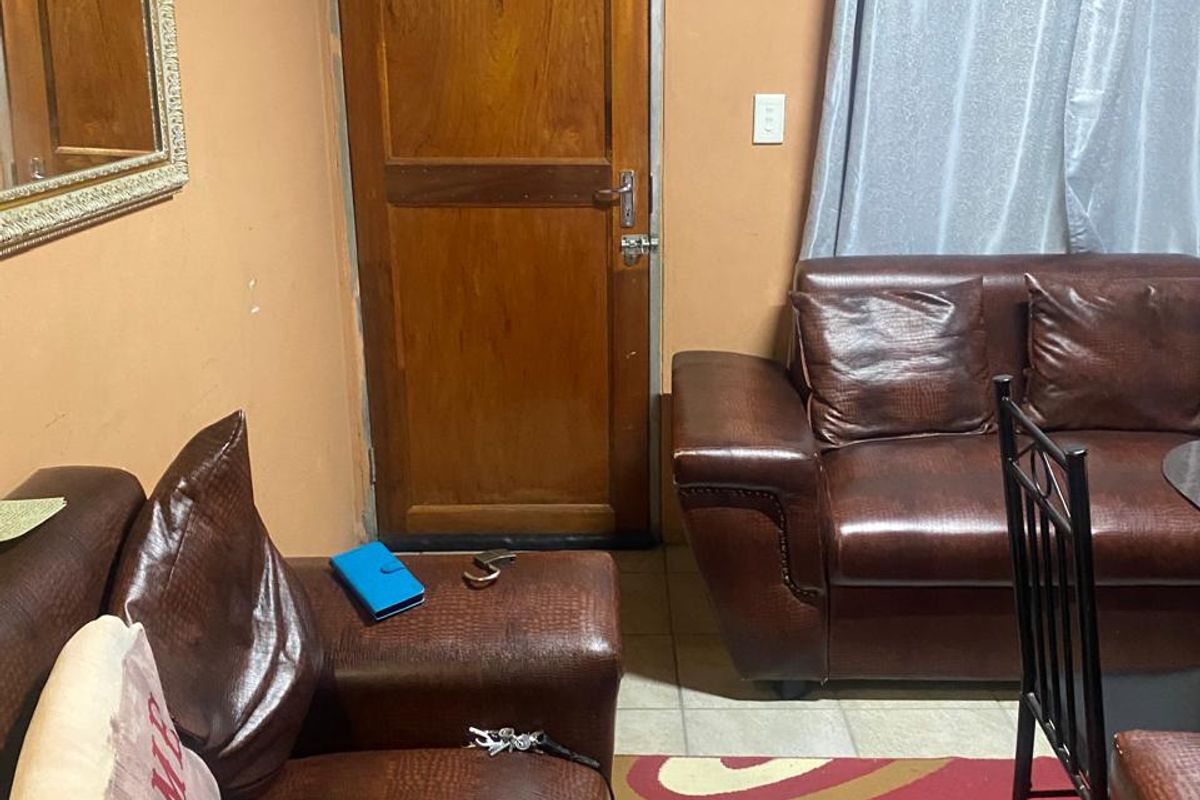 Two-bedroom apartment for sale in a charming area of Forest Village in Eerste River - Photo 5