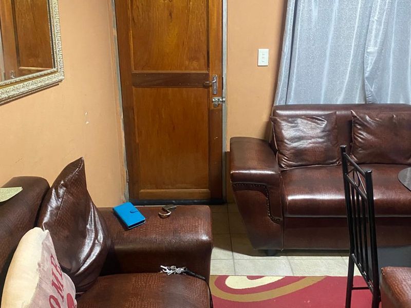 Two-bedroom apartment for sale in a charming area of Forest Village in Eerste River - Photo 5