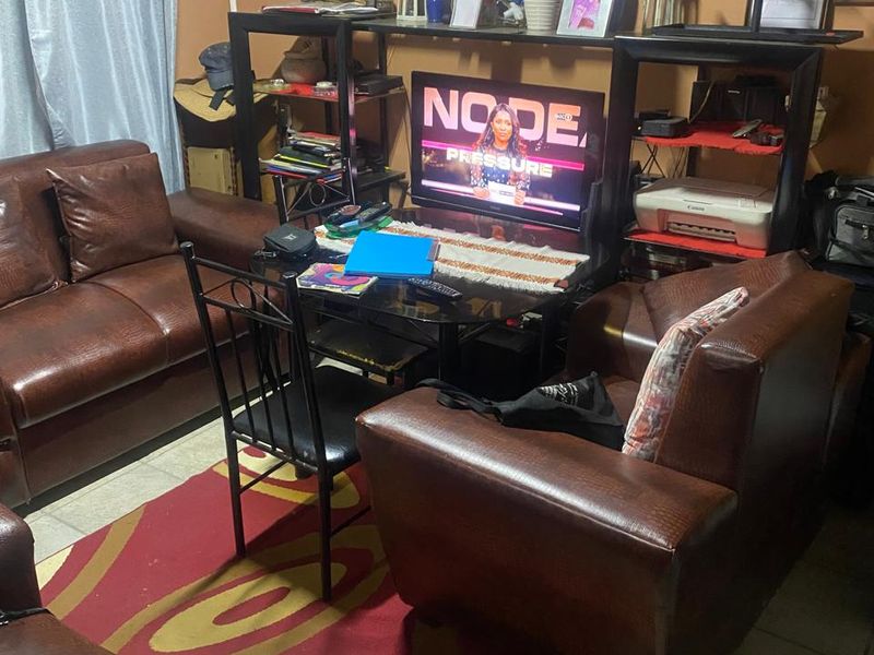 Two-bedroom apartment for sale in a charming area of Forest Village in Eerste River - Photo 6