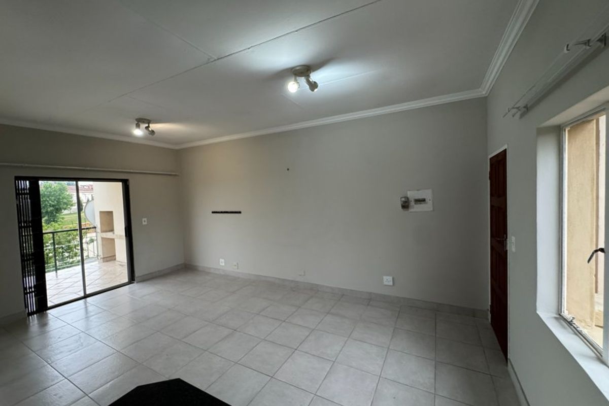 Comfort and style in the heart of Country View - Photo 5