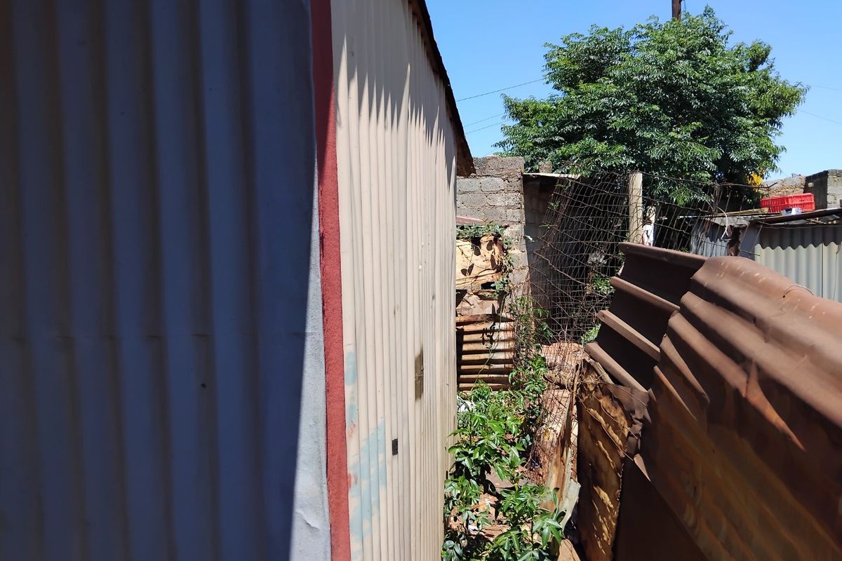 VACANT STAND FOR SALE WITH A SHACKS LOCATED IN TEMBISA, DUDUZA SECTION - Photo 4