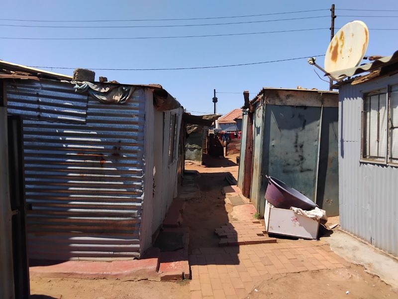 VACANT STAND FOR SALE WITH A SHACKS LOCATED IN TEMBISA, DUDUZA SECTION - Photo 3