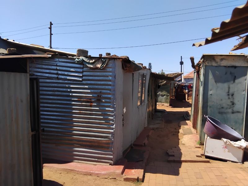 VACANT STAND FOR SALE WITH A SHACKS LOCATED IN TEMBISA, DUDUZA SECTION - Photo 2