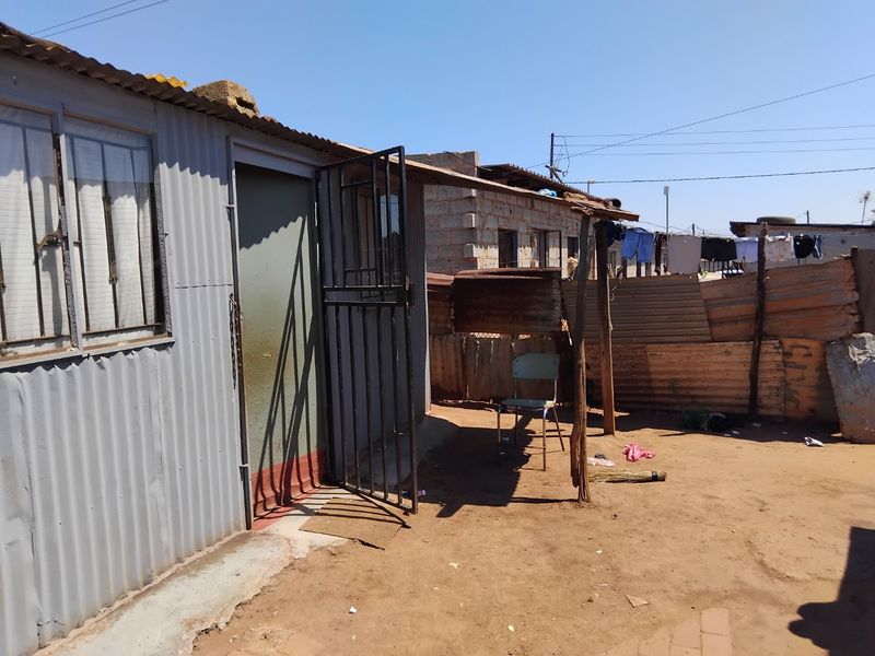 VACANT STAND FOR SALE WITH A SHACKS LOCATED IN TEMBISA, DUDUZA SECTION - Photo 9