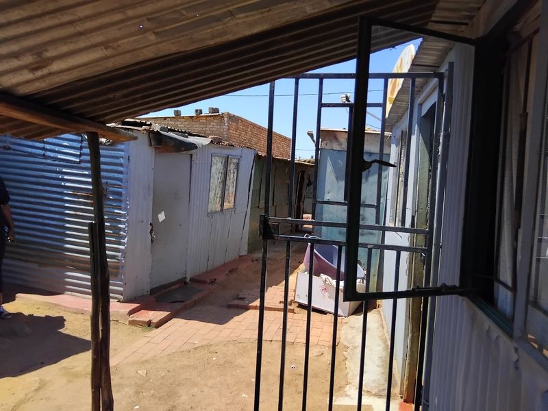 VACANT STAND FOR SALE WITH A SHACKS LOCATED IN TEMBISA, DUDUZA SECTION - Photo 5
