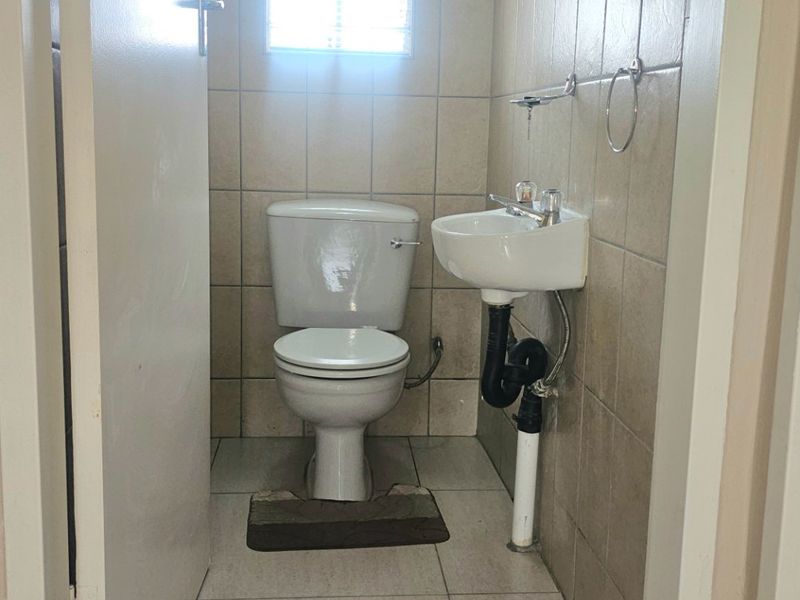 Lovely 2 bedroom Townhouse - Photo 8