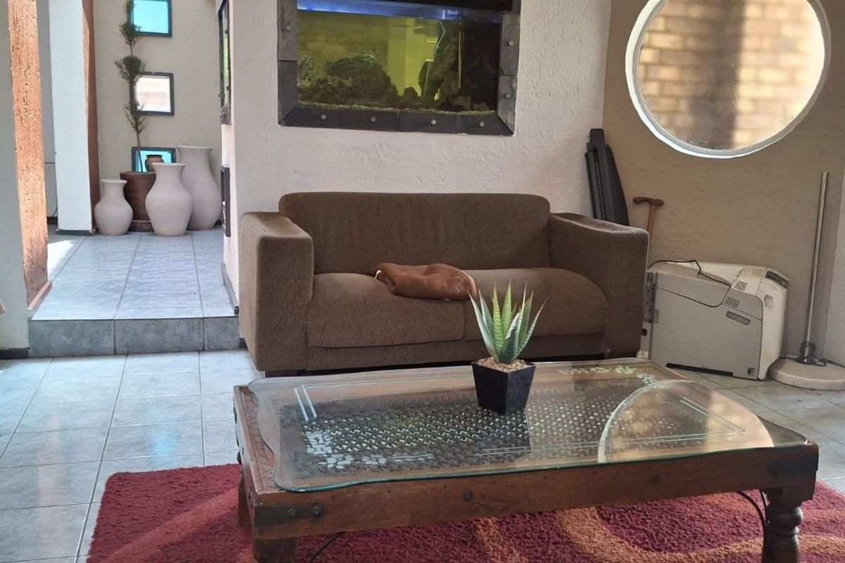 A 8 bedroom world of possibilities await R2 150 000 - Photo 5