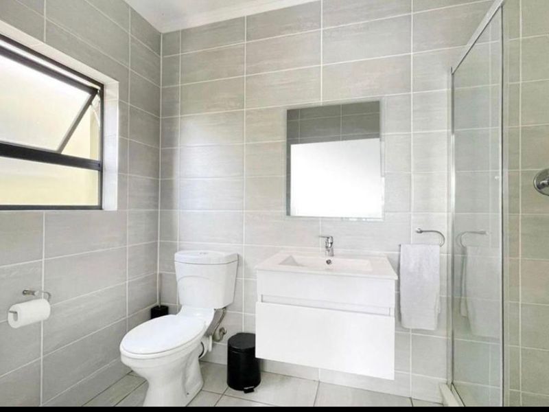 Modern 2Bedroom Furnished Apartment with Lake Views Kikuyu Waterfall, Midrand - Photo 7