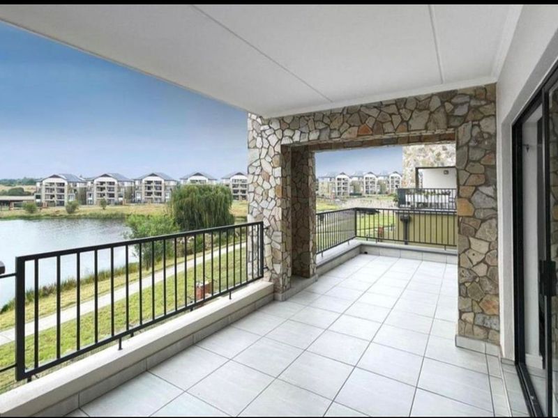 Modern 2Bedroom Furnished Apartment with Lake Views Kikuyu Waterfall, Midrand - Photo 8