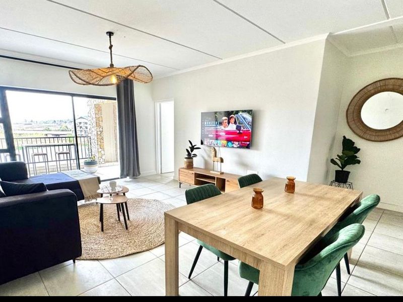 Modern 2Bedroom Furnished Apartment with Lake Views Kikuyu Waterfall, Midrand - Photo 6