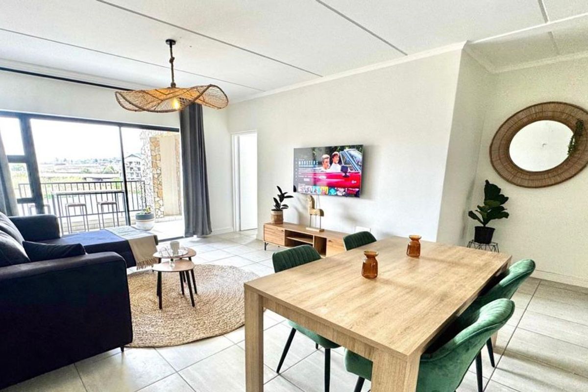 Modern 2Bedroom Furnished Apartment with Lake Views Kikuyu Waterfall, Midrand - Photo 3