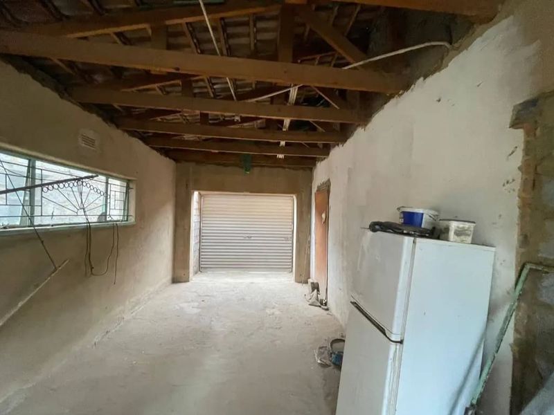 Newly renovated 2 Bedroom in Mandela, fast developing ETWATWA  - Photo 4