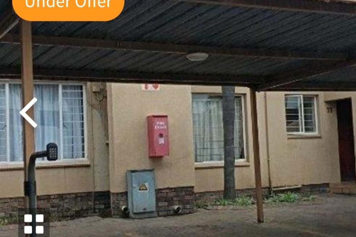 2 Bedroom Apartment / Flat for Sale in President Park - Photo 3