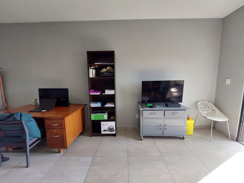 2 Bedroom 80m2 Ground Floor Apartment in Secure Estate - Photo 8