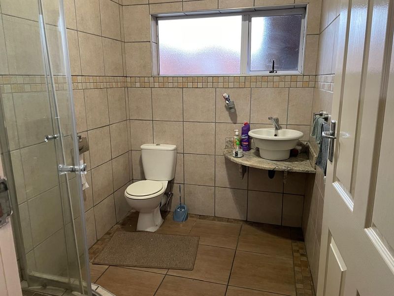 2 Bedroom Flat with Shower Bathroom in Chiselhurst, East London - Photo 6