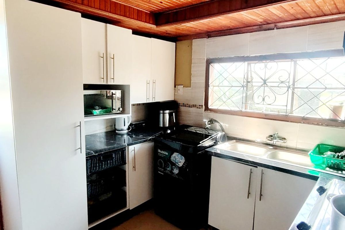 2 Bedroom House for Sale in Mdantsane Nu15  - Photo 3