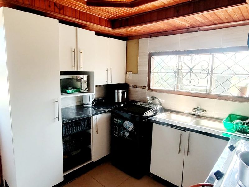 2 Bedroom House for Sale in Mdantsane Nu15  - Photo 3