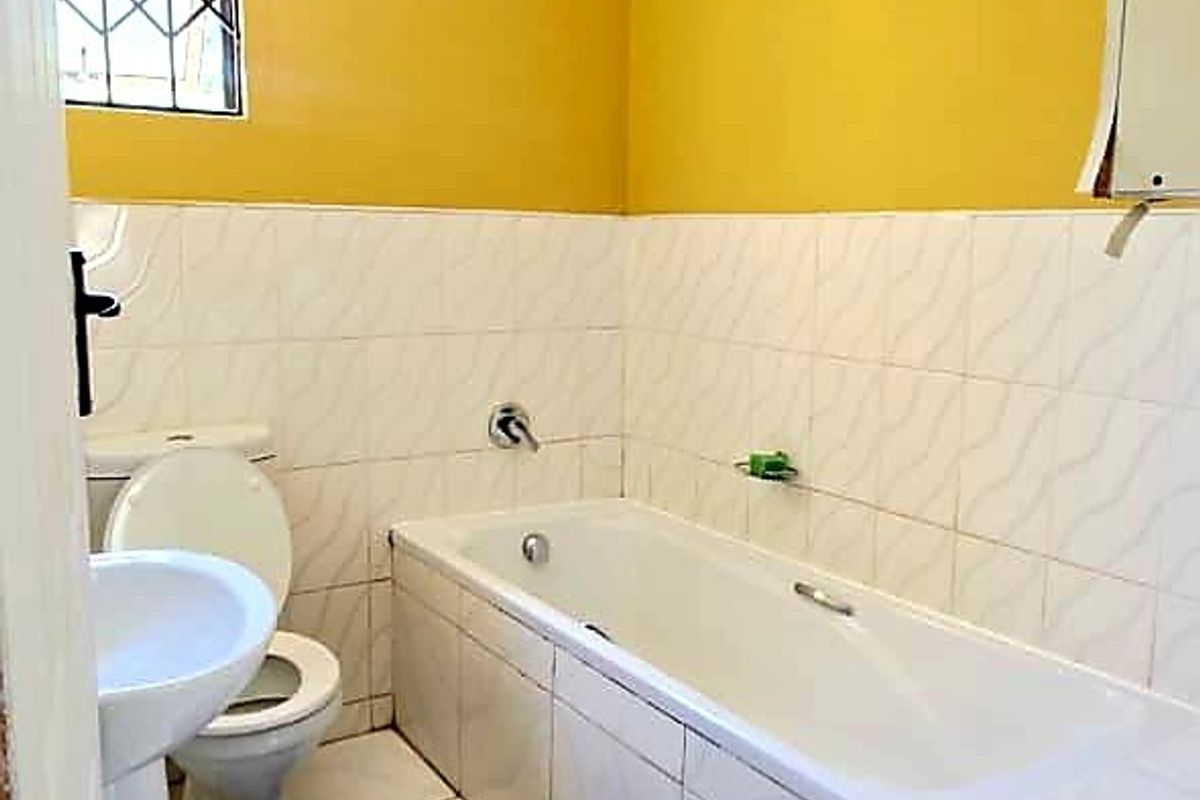 4 Bedroom House for Sale in Haven Hills - Photo 3