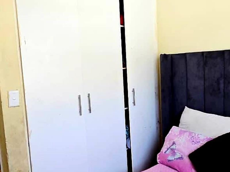 4 Bedroom House for Sale in Haven Hills - Photo 10