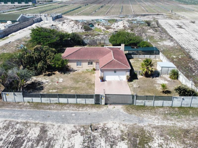 HIGH-EXPOSURE PROPERTY ON STRANDFONTEIN MAIN ROAD | 41,930 SQM | AGRICUTURAL BUSINESS & INVESTMENT OPPORTUNITY for R3 990 000 (EX VAT) - Photo 2