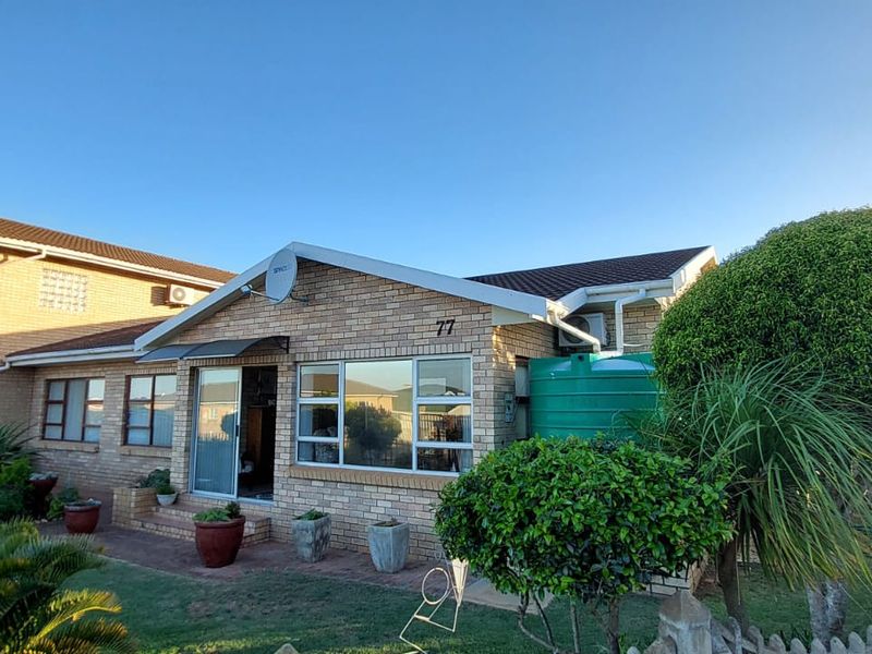 Exceptional Family Home with Flatlet For Sale In Wavecrest  - Photo 2