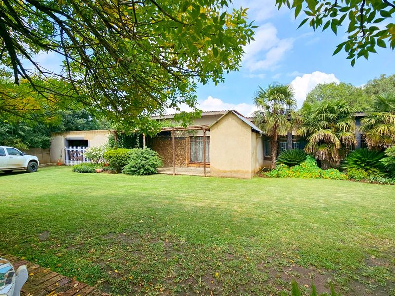 A spacious family home in Duncanville. - Photo 6