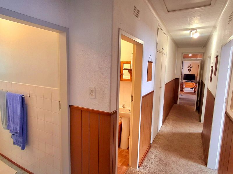 Spacious 4-Bedroom Family Home with Inverter System & Great Investment Potential – Sasolburg - Photo 4