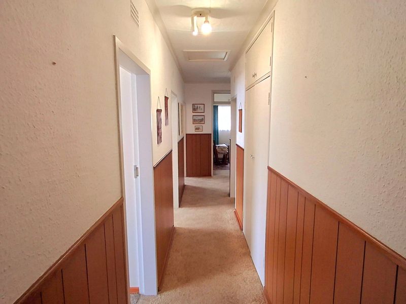 Spacious 4-Bedroom Family Home with Inverter System & Great Investment Potential – Sasolburg - Photo 8