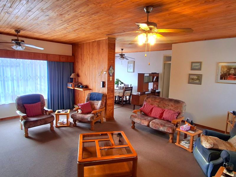 Spacious 4-Bedroom Family Home with Inverter System & Great Investment Potential – Sasolburg - Photo 6