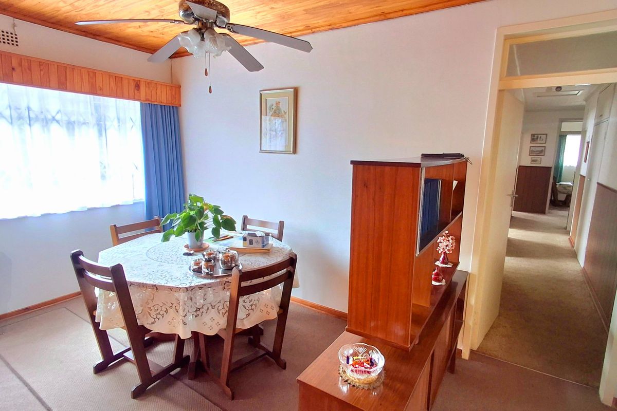 Spacious 4-Bedroom Family Home with Inverter System & Great Investment Potential – Sasolburg - Photo 3