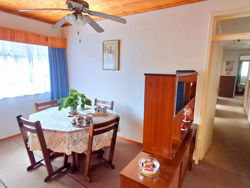 Spacious 4-Bedroom Family Home with Inverter System & Great Investment Potential – Sasolburg - Photo 3