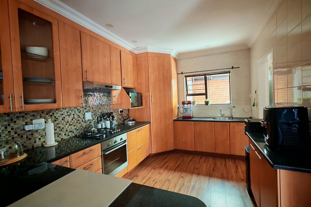 Immaculate Montana Park Family Entertainer Home - Photo 2