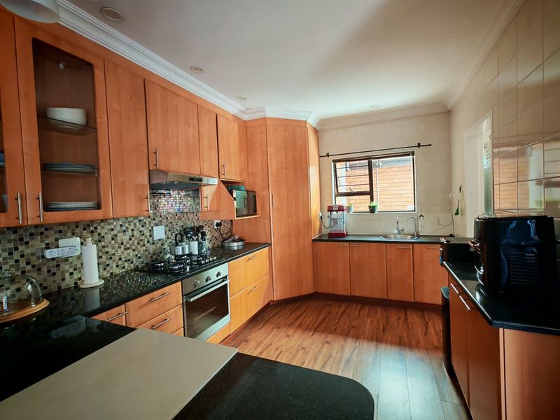 Immaculate Montana Park Family Entertainer Home - Photo 2