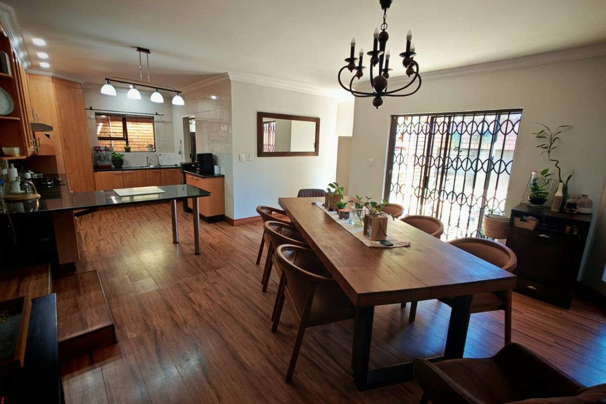 Immaculate Montana Park Family Entertainer Home - Photo 4