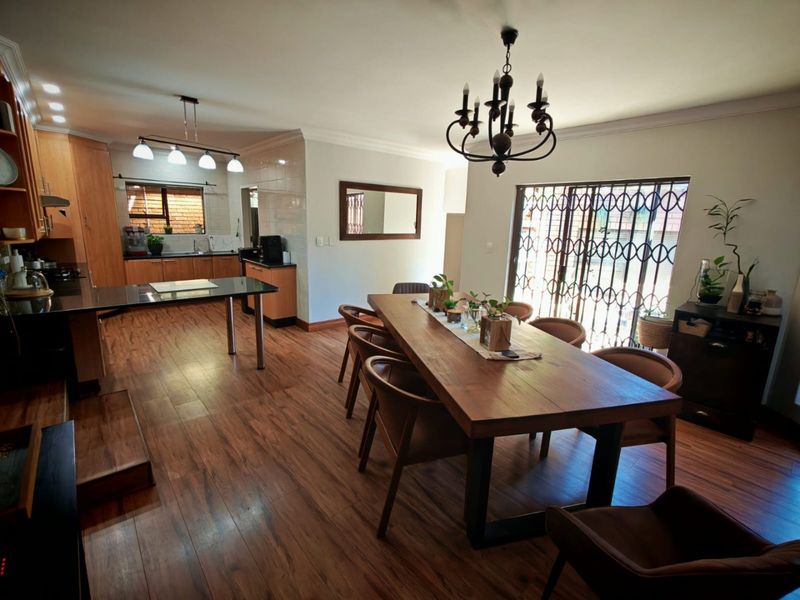 Immaculate Montana Park Family Entertainer Home - Photo 4