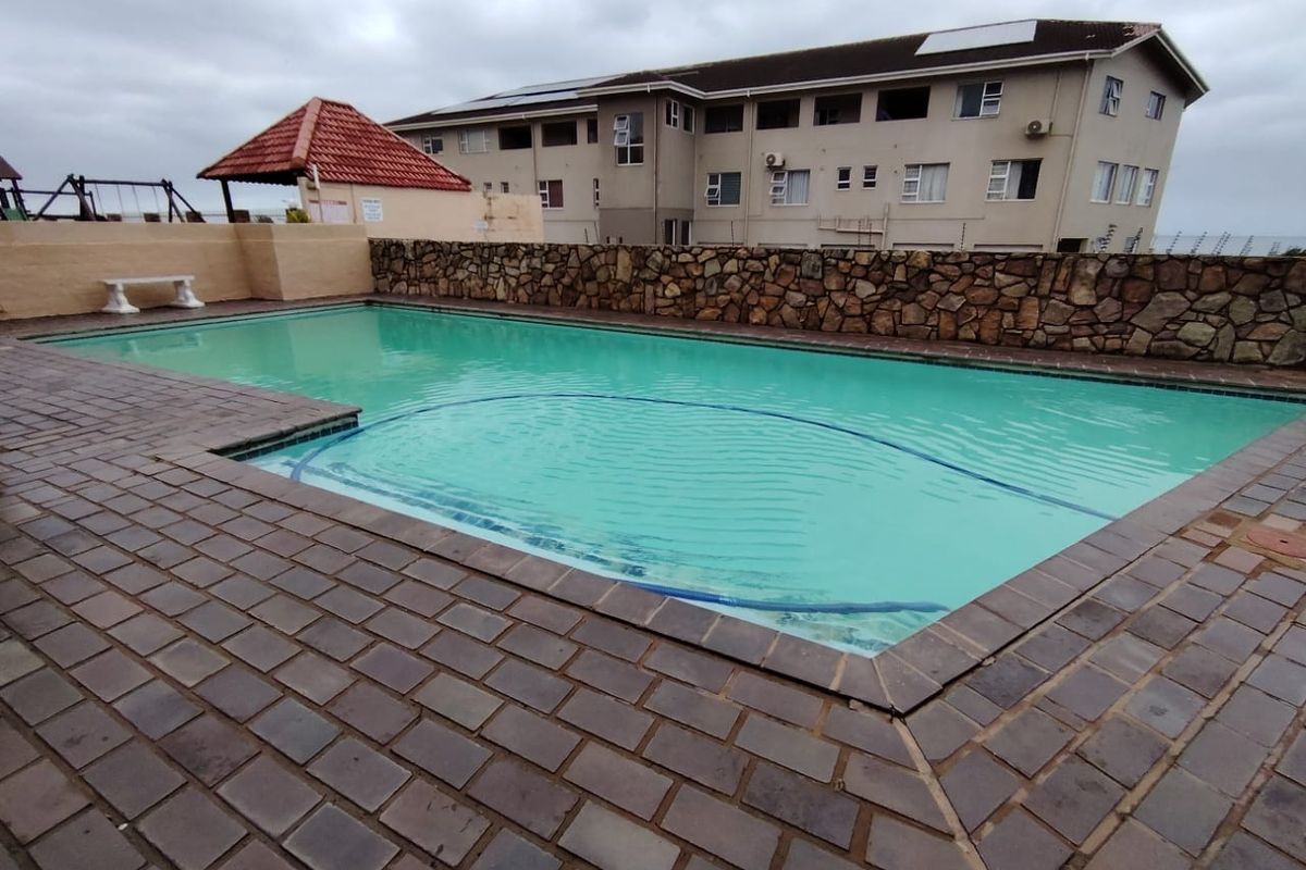 1 Bedroom Beachfront Apartment For Sale In Uvongo - Photo 4