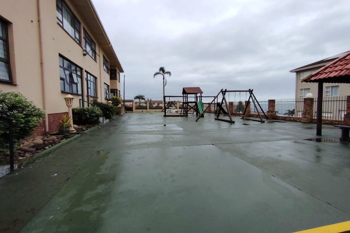 1 Bedroom Beachfront Apartment For Sale In Uvongo - Photo 3