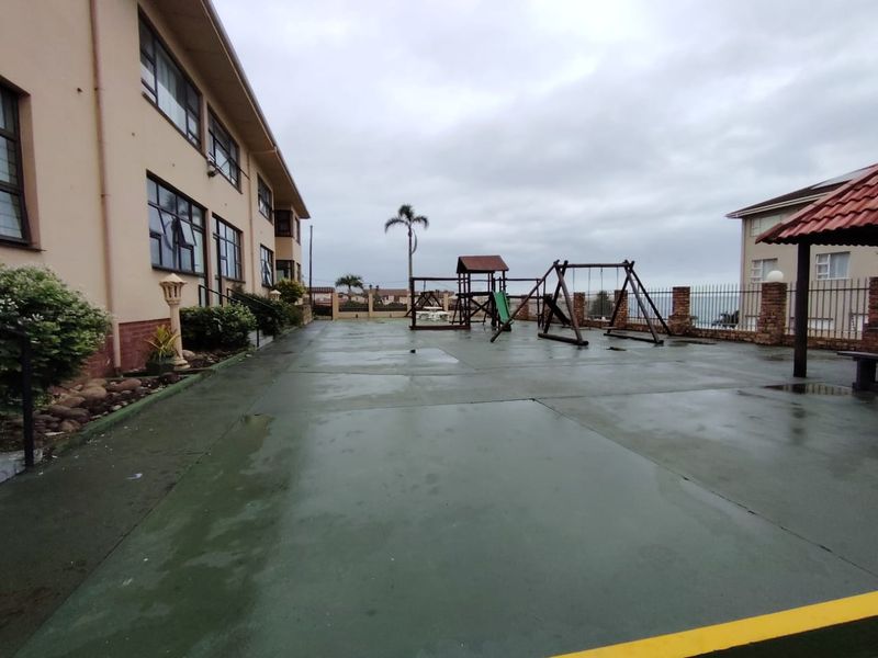 1 Bedroom Beachfront Apartment For Sale In Uvongo - Photo 3