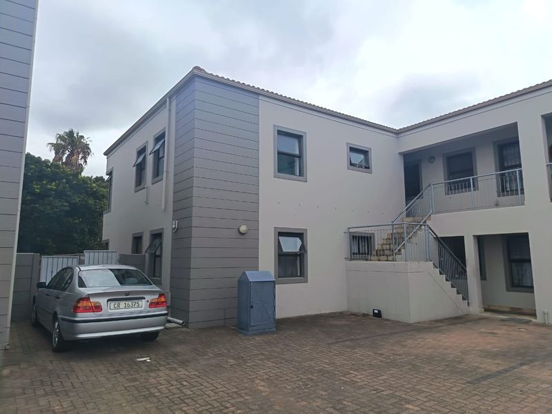 Renovation Opportunity: 2-Bedroom Apartment at 47 On South, Table View - R1,249,000 - Photo 6