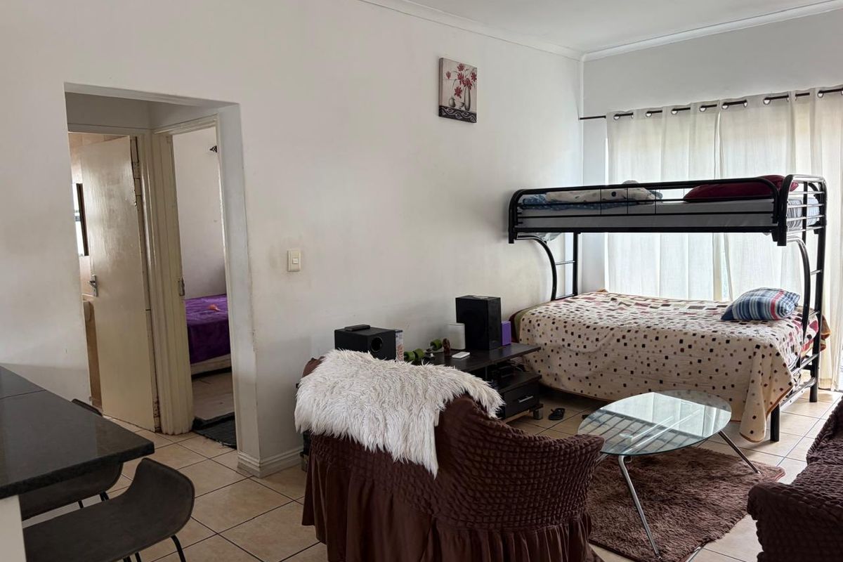 Renovation Opportunity: 2-Bedroom Apartment at 47 On South, Table View - R1,249,000 - Photo 2