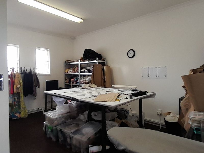 80m2 Office Space - Photo 3