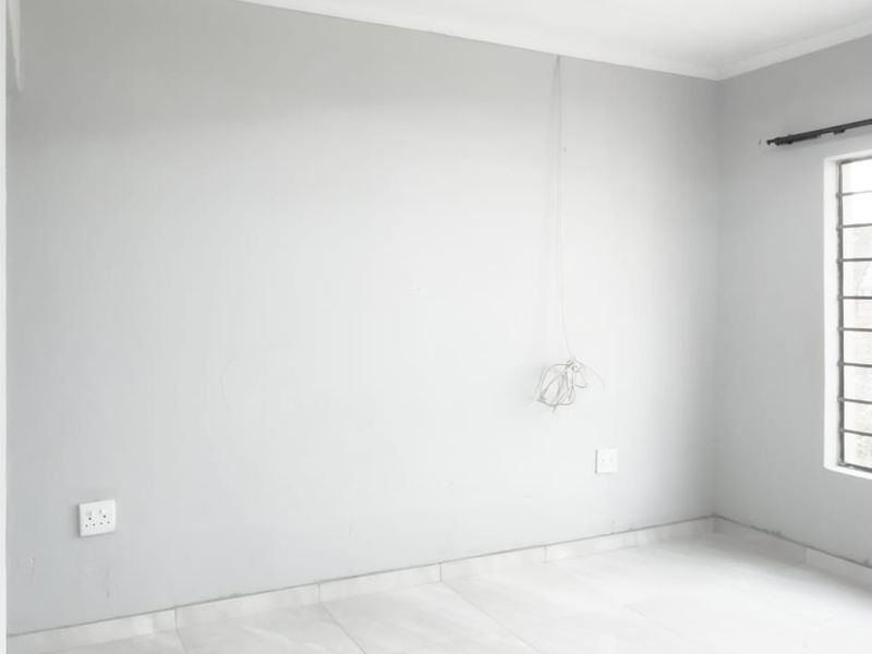 Modern Living Meets Sustainable Luxury in Reyno Ridge – 3 Bedroom Solar-Powered Home - Photo 9