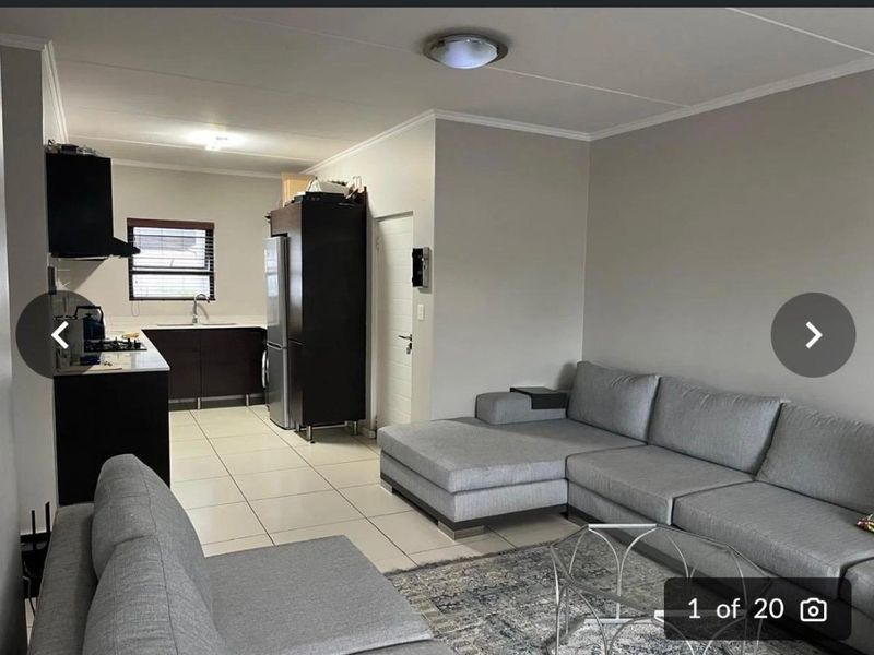 Modern Family Living in a Secure, Pet-Friendly Haven! - Photo 7