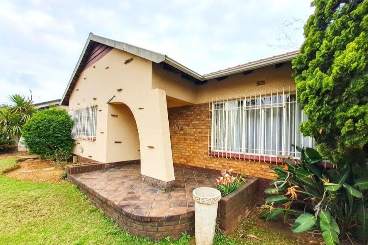 Affordable 3 Bedroom Home & Pool In Rustivia - Photo 2
