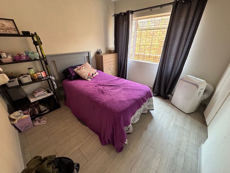 Stunning Family Home with Pool and Entertainment Area! - Photo 6