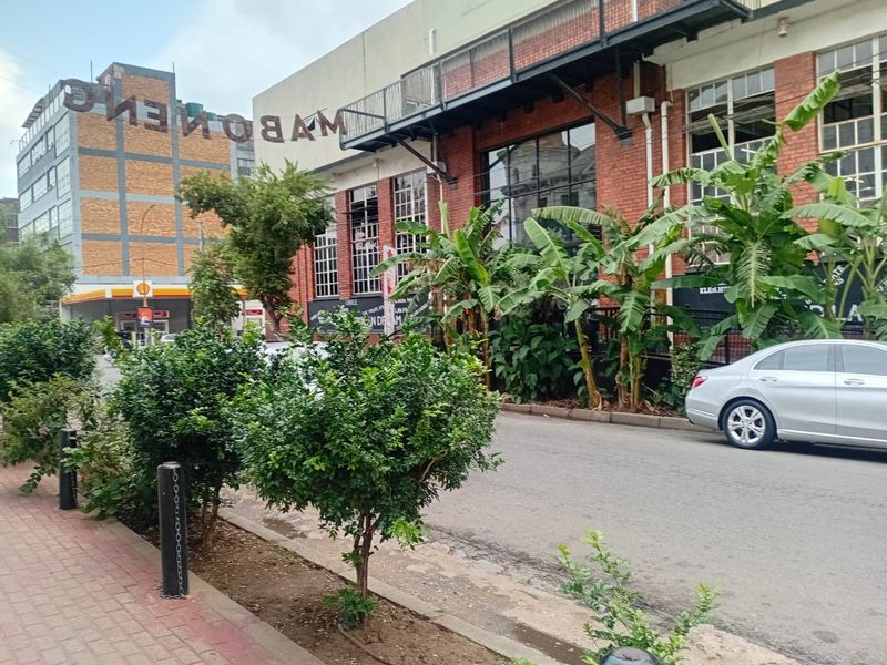 High Return 1 Bedroom investment in the heart of Maboneng - Photo 3