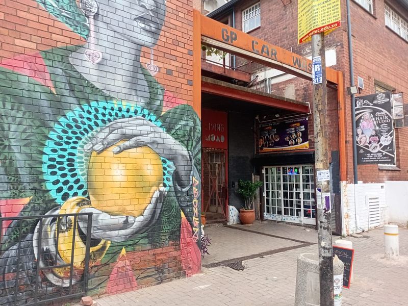 High Return 1 Bedroom investment in the heart of Maboneng - Photo 2